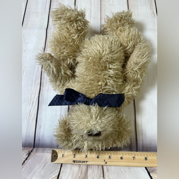 Vintage Boyd’s Bear. Fluffy Cream Plush Bear w/ Navy Bow. - Picture 9 of 9